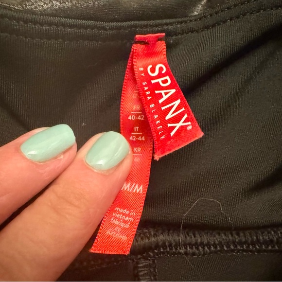 Spanx Faux Leather Leggings Black Women’s Medium High Waisted Shapewear - Picture 5 of 5